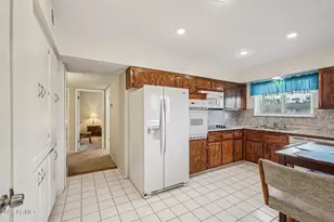 10411 W Clair Dr, Sun City, AZ 85351 - Photo 13