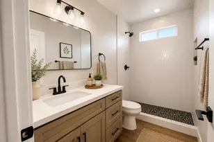 11601 N 33rd Ave, Phoenix, AZ 85029 - Photo 5