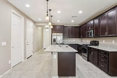 12151 W Davis Lane, Avondale, AZ 85323 - Photo 11