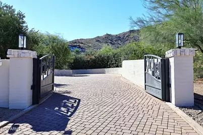 6205 E Sage Drive, Paradise Valley, AZ 85253 - Photo 3