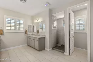 3510 E Adobe Dr, Phoenix, AZ 85050 - Photo 17