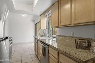 10425 N 10th Pl, Phoenix, AZ 85020 - Photo 11