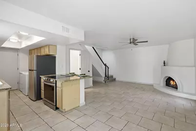 10425 N 10th Place #1, Phoenix, AZ 85020 - Photo 9