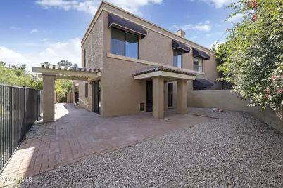 10425 N 10th Place #1, Phoenix, AZ 85020 - Photo 3