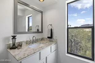 10425 N 10th Pl, Phoenix, AZ 85020 - Photo 19