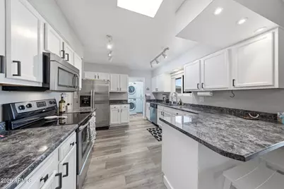 10804 W Cameo Drive, Sun City, AZ 85351 - Photo 11