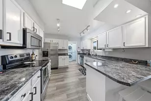 10804 W Cameo Dr, Sun City, AZ 85351 - Photo 11