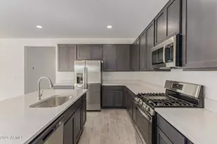 12361 W Pkwy Ln, Avondale, AZ 85323 - Photo 5