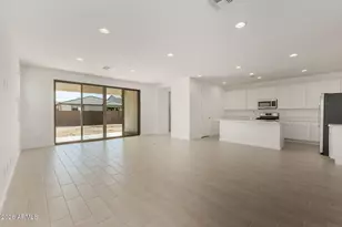 12377 W Pkwy Ln, Avondale, AZ 85323 - Photo 5