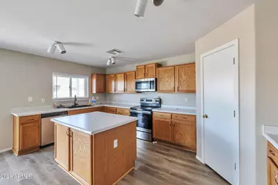 1292 S 222nd Lane, Buckeye, AZ 85326 - Photo 5