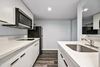 3025 N 32nd Street #39, Phoenix, AZ 85018 - Photo 11