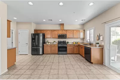 8765 W Surrey Avenue, Peoria, AZ 85381 - Photo 15