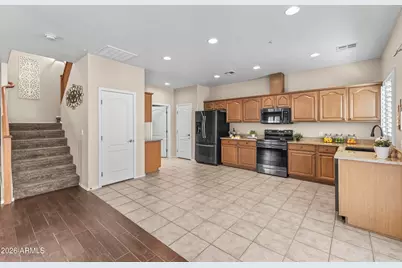 8765 W Surrey Avenue, Peoria, AZ 85381 - Photo 3