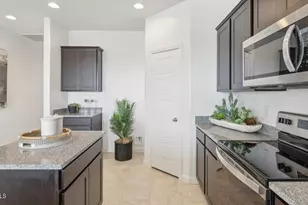 636 W Freedom St, Florence, AZ 85132 - Photo 5