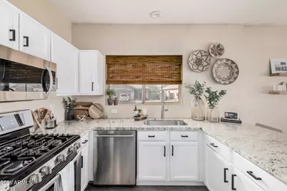 4051 W Desert Hollow Drive, Phoenix, AZ 85083 - Photo 15