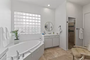 125 E Desert Hills Dr, Phoenix, AZ 85086 - Photo 27