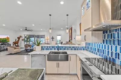 125 E Desert Hills Drive, Phoenix, AZ 85086 - Photo 19