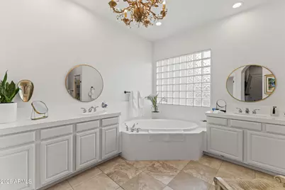 125 E Desert Hills Drive, Phoenix, AZ 85086 - Photo 25