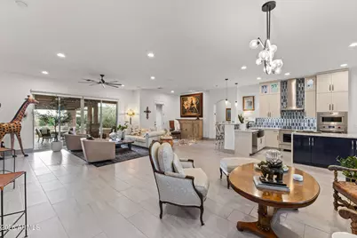 125 E Desert Hills Drive, Phoenix, AZ 85086 - Photo 11