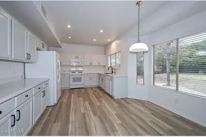 26435 N 42nd Place, Phoenix, AZ 85050 - Photo 47