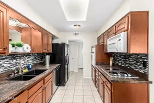 12236 N Pebble Beach Dr, Sun City, AZ 85351 - Photo 11