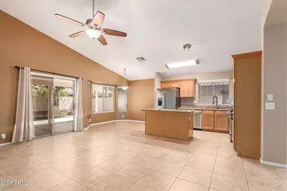 8364 W Stella Way, Glendale, AZ 85305 - Photo 11