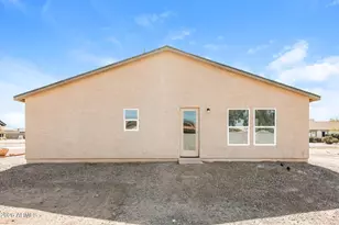 8764 W Reventon Dr, Arizona City, AZ 85123 - Photo 19