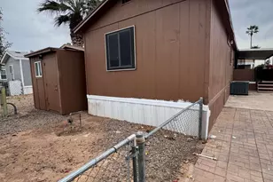 8601 N 71st Ave, Peoria, AZ 85301 - Photo 7