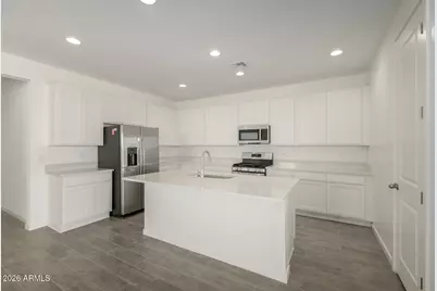 12368 W Parkway Lane, Avondale, AZ 85323 - Photo 5