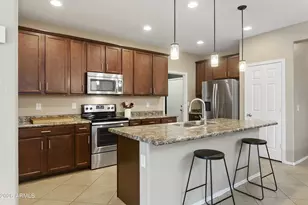 12041 W Cottontail Ln, Peoria, AZ 85383 - Photo 3