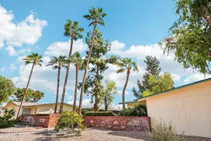 10529 W Wheatridge Dr, Sun City, AZ 85373 - Photo 5