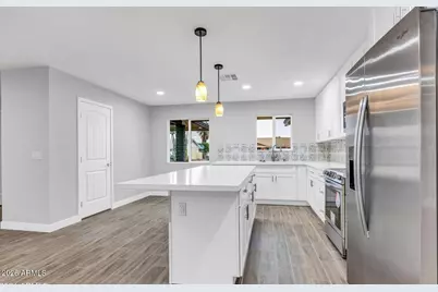 10602 W Cumberland Drive, Sun City, AZ 85351 - Photo 11