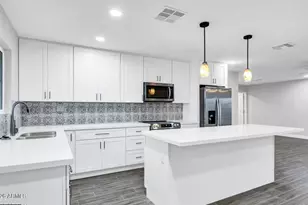 10602 W Cumberland Dr, Sun City, AZ 85351 - Photo 3