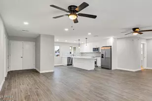 10602 W Cumberland Dr, Sun City, AZ 85351 - Photo 9