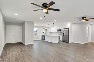 10602 W Cumberland Dr, Sun City, AZ 85351 - Photo 9