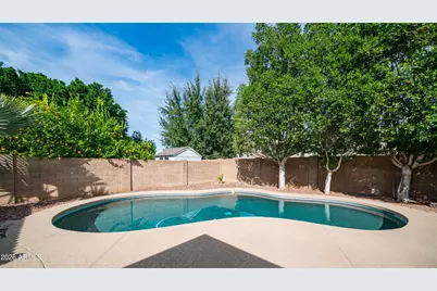8944 W Fullam Street, Peoria, AZ 85382 - Photo 27