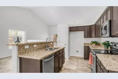 8944 W Fullam Street, Peoria, AZ 85382 - Photo 11