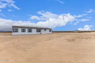 35341 W Sunrise Dr, Arlington, AZ 85322 - Photo 29