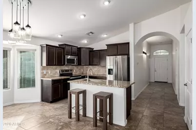 5623 S 27th Drive, Phoenix, AZ 85041 - Photo 11