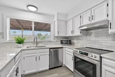 2601 E Hopi Avenue E, Mesa, AZ 85204 - Photo 1