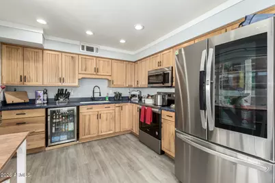 8633 W Turney Avenue, Phoenix, AZ 85037 - Photo 9