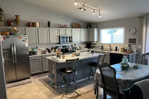 9260 W Caron Cir, Peoria, AZ 85345 - Photo 5