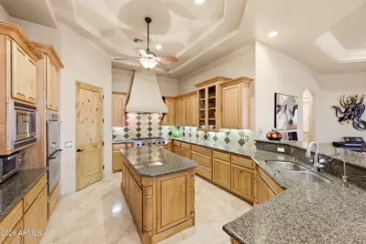 11625 E Windrose Drive, Scottsdale, AZ 85259 - Photo 9