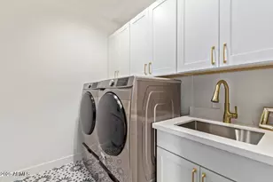 8989 N Gainey Center Dr, Scottsdale, AZ 85258 - Photo 17