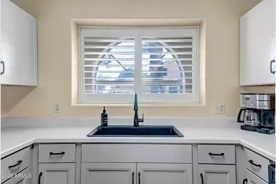 7950 W Paradise Drive, Peoria, AZ 85345 - Photo 5