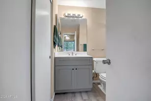 7950 W Paradise Dr, Peoria, AZ 85345 - Photo 9