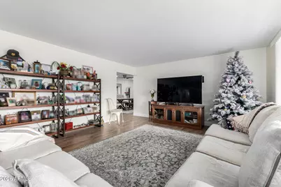 5624 W Morten Avenue, Glendale, AZ 85301 - Photo 5