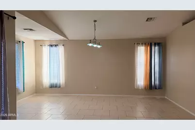 10894 W Davis Lane, Avondale, AZ 85323 - Photo 5