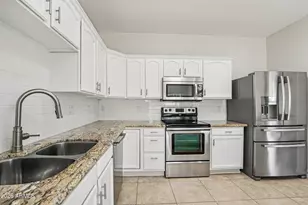 9056 W Port Royale Ln, Peoria, AZ 85381 - Photo 13