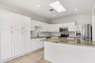 9056 W Port Royale Ln, Peoria, AZ 85381 - Photo 13